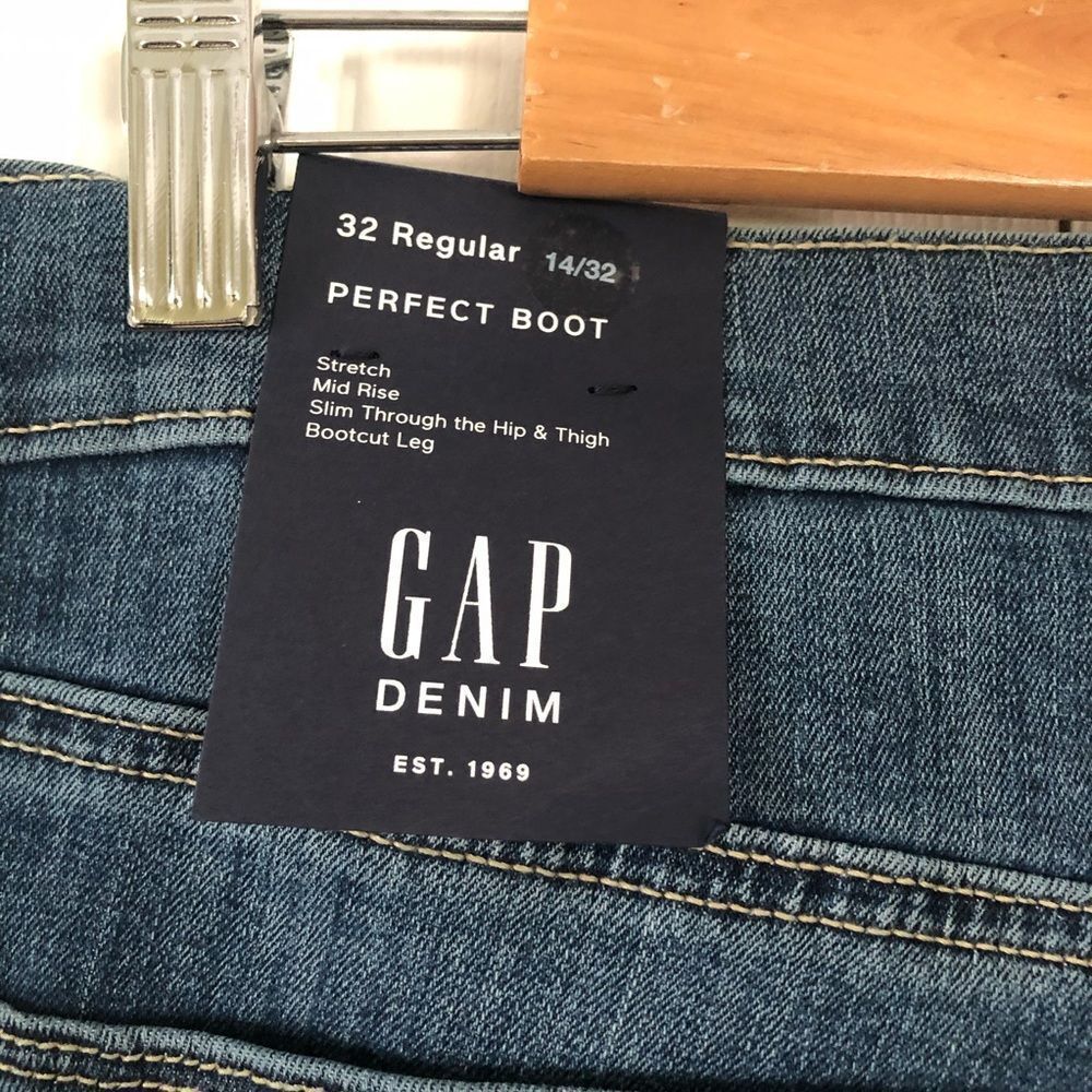 GAP Mid Rise Boot Cut Jeans in Stretch 32 - Picture 8 of 8